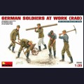 1:35   MiniArt   35065 Немецкие солдаты за работой 